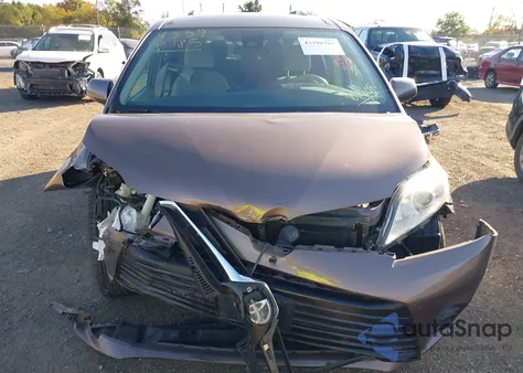 2018 Toyota Sienna Le 8 Passenger from USA, damaged, VIN 5TDKZ3DC7JS902308